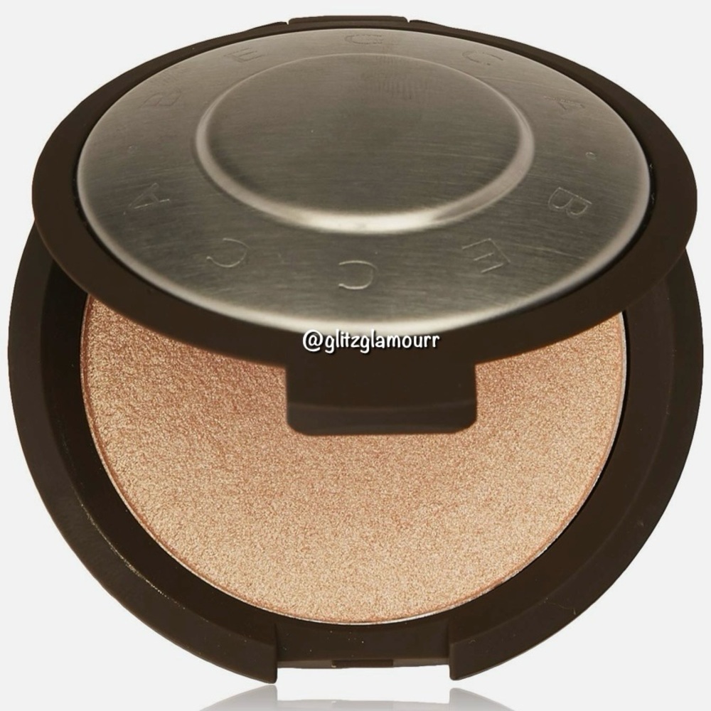✨BECCA Shimmering Skin Perfector Pressed Highlighter ✨